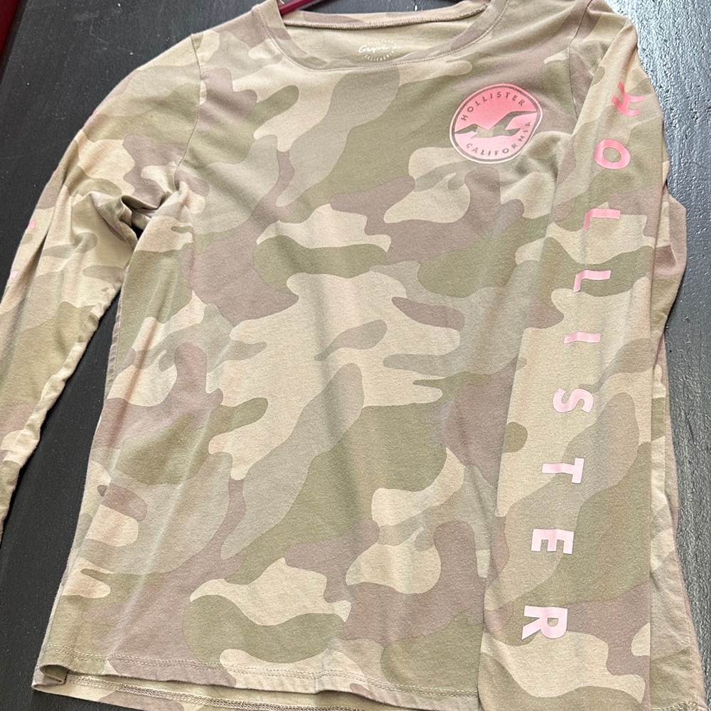 Hollister Girls' Green & Tan Camo Long-Sleeve Tee with Pink Logo